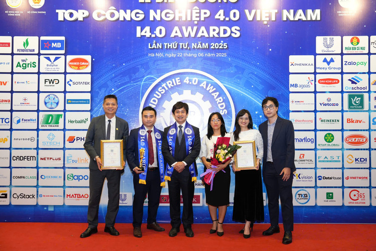(Lãnh đạo Meey Group tại Lễ vinh danh Top Công nghiệp 4.0 Việt Nam – Industrie 4.0 Awards) ml5.jpg