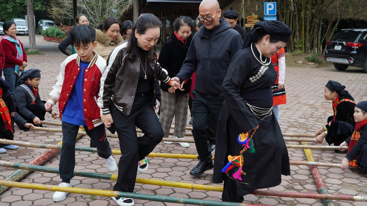 Thu nhập của các hộ gia đình được đưa vào quỹ chung, mọi chi tiêu từ sinh hoạt, học hành đến chăm sóc sức khỏe đều được sắp xếp công bằng.