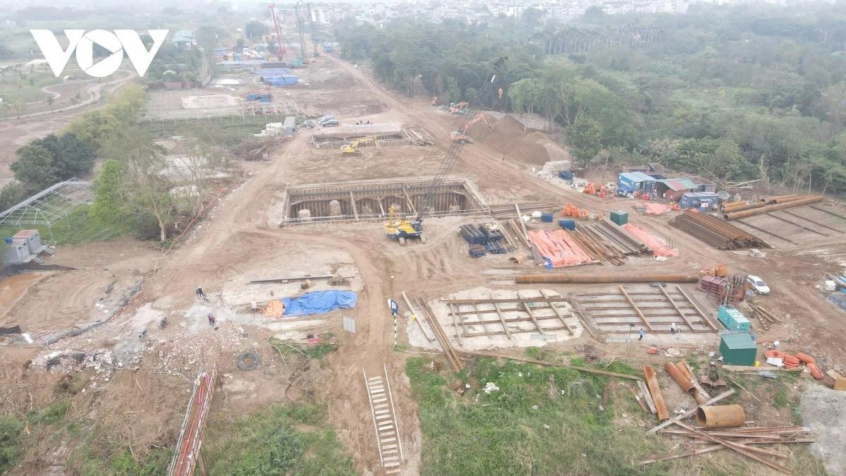 Nguyên nhân chưa thể thi công trụ số 1 cầu Trần Hưng Đạo do đang vướng mặt bằng.