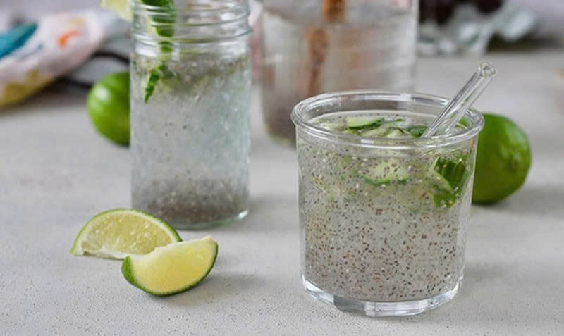 Người dùng thuốc chống đông hoặc chuẩn bị phẫu thuật cần tránh hạt chia vì omega-3 làm loãng máu, có thể làm tăng nguy cơ chảy máu hoặc bầm tím. Ảnh minh họa