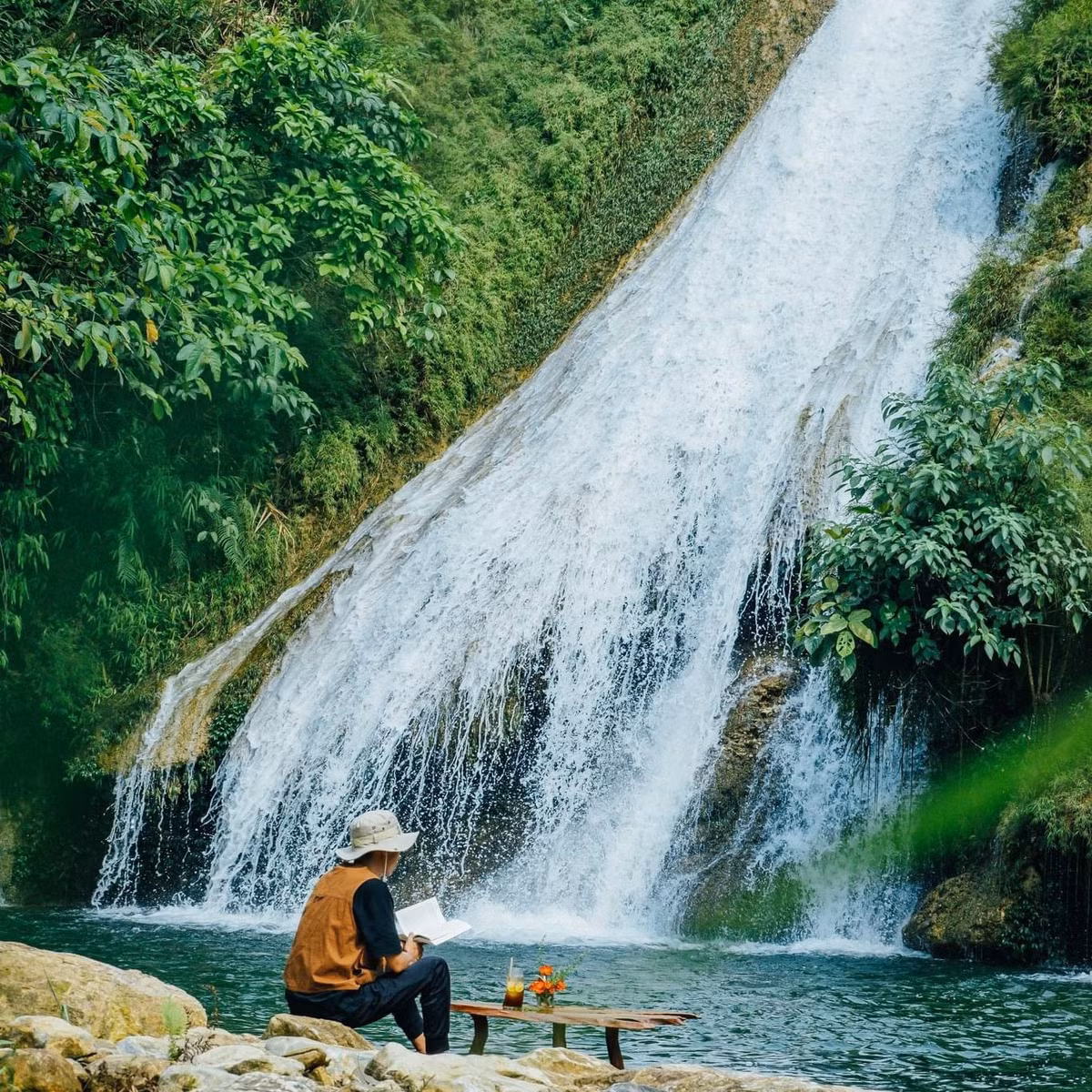 Những nơi này đều có không gian trong lành, gần suối, phù hợp cho các chuyến nghỉ dưỡng, picnic hay cắm trại cuối tuần cùng người thân và bạn bè.