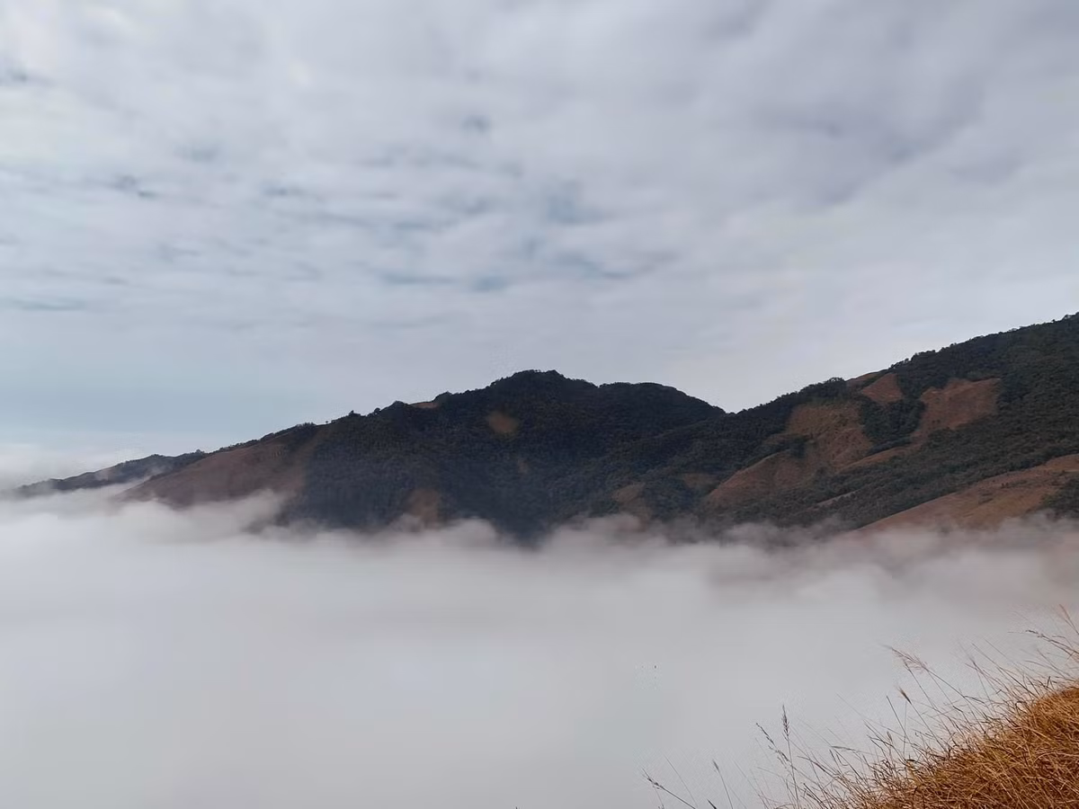 Đây là hành trình vừa chinh phục, vừa chiêm ngưỡng vẻ đẹp độc đáo của núi rừng Lạng Sơn, mang đến trải nghiệm khó quên cho bất kỳ ai từng một lần đặt chân. Ảnh Văn Anh Smilee