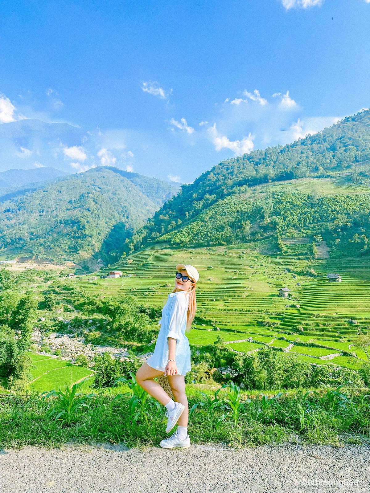 Giữa không gian tĩnh lặng, chỉ có tiếng chim rừng và tiếng nước chảy róc rách từ khe suối, Nậm Cang mang lại cảm giác thư thái cho những ai tìm đến để “trốn phố”. Ảnh Hồ Thiên Nga