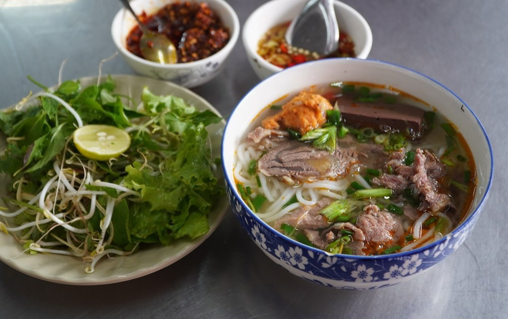 View - Food tour mùa thu ở Huế ăn gì cho trọn vẹn tinh hoa ẩm thực? | Báo Tri thức và Cuộc sống - TIN TỨC PHỔ BIẾN KIẾN THỨC 24H