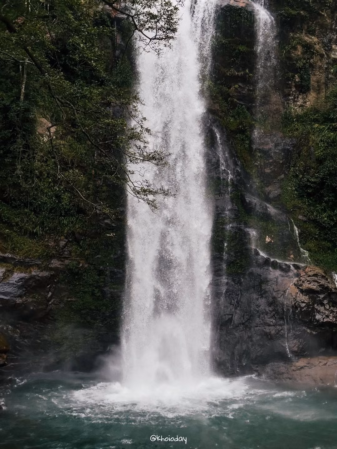 Người dân địa phương vẫn ví vẻ đẹp ấy như cô gái người H’Mông đang độ trăng tròn – trong trẻo, hiền hòa nhưng cũng đầy sức sống. Ảnh k.ng_03