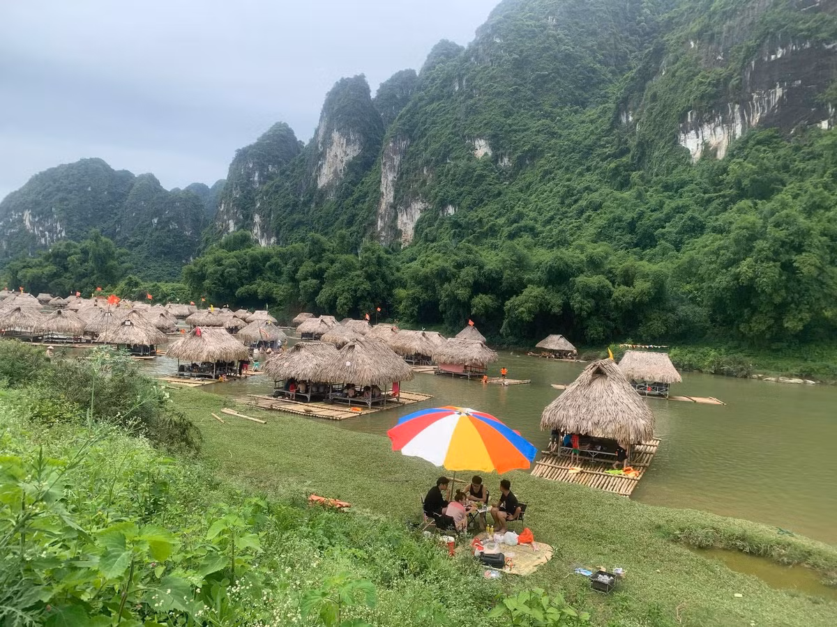 Với các gia đình, đây cũng là không gian lý tưởng để trẻ nhỏ được trải nghiệm gần gũi thiên nhiên, tránh xa phố thị chật hẹp.