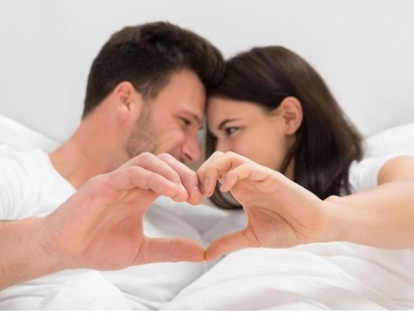 Không chỉ tốt cho tim mạch hay kiểm soát cân nặng, các loại hạt còn được nhiều nghiên cứu ghi nhận có tác động tích cực đến sức khỏe sinh lý nam giới. Nhờ giàu khoáng chất, chất béo lành mạnh và chất chống oxy hóa, một số loại hạt có thể hỗ trợ sản xuất testosterone, cải thiện lưu thông máu và nâng cao chất lượng tinh trùng. Dưới đây là 3 loại hạt được xem là “trợ thủ” tự nhiên cho sinh lực phái mạnh. Ảnh minh họa