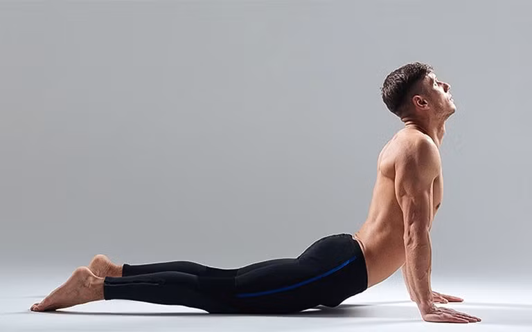 Sử dụng trái cây đúng liều lượng, kết hợp chế độ ăn cân đối, hạn chế đồ chế biến sẵn, rượu bia và đường. Duy trì tập luyện và nghỉ ngơi hợp lý giúp tối ưu tác dụng bảo vệ gan thận. Ảnh minh hoạ