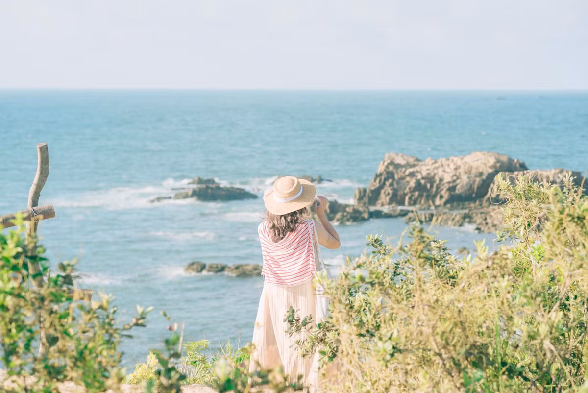 Thanh Lân hiện chưa phát triển mạnh về du lịch, vì vậy, dịch vụ lưu trú ở đây khá đơn giản và chủ yếu là các homestay do người dân địa phương quản lý. Phòng nghỉ có giá khá phải chăng, từ 200.000 - 300.000 đồng/người/đêm. Ảnh Trang Phạm