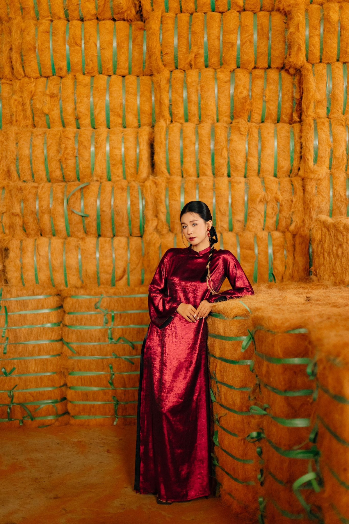 Về An Thạnh những ngày giáp Tết, không chỉ để chụp những bức ảnh đẹp, mà còn để lắng nghe câu chuyện của làng nghề, để thấy giá trị của lao động thủ công và để cảm nhận một miền quê Bến Tre rất đỗi chân thật, mộc mạc mà quyến rũ đến lạ.