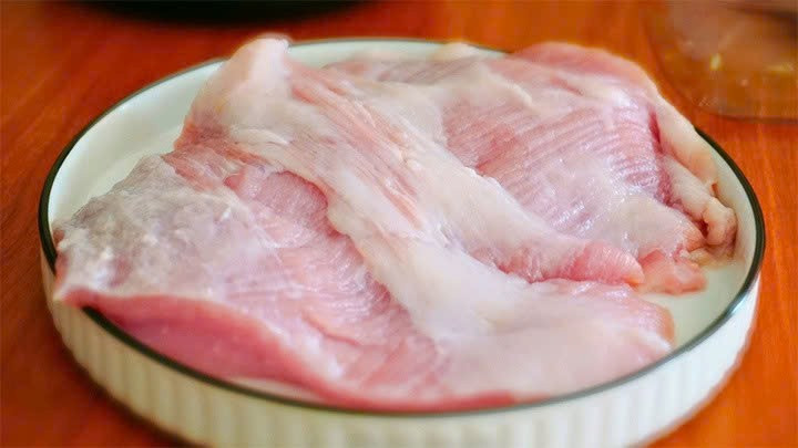 Tuy nhiên, đây cũng là một trong những phần thịt chứa nhiều chất béo bão hòa nhất, vì vậy không phải ai cũng phù hợp để thưởng thức. Ảnh minh họa