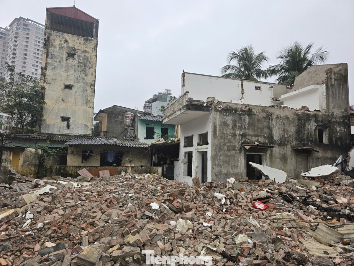 Theo ghi nhận, hiện nay người dân trong chỉ giới GPMB dự án đang tự nguyện di dời tài sản. Những công trình, hạng mục xây dựng trong khu vực dự án đang dần được tháo dỡ, phá bỏ theo kế hoạch.