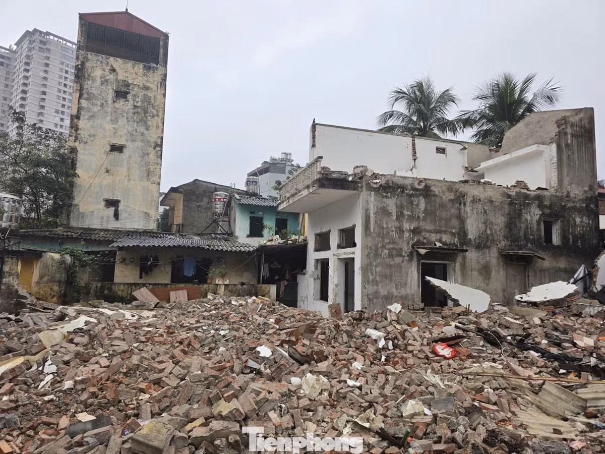 Theo ghi nhận, hiện nay người dân trong chỉ giới GPMB dự án đang tự nguyện di dời tài sản. Những công trình, hạng mục xây dựng trong khu vực dự án đang dần được tháo dỡ, phá bỏ theo kế hoạch.