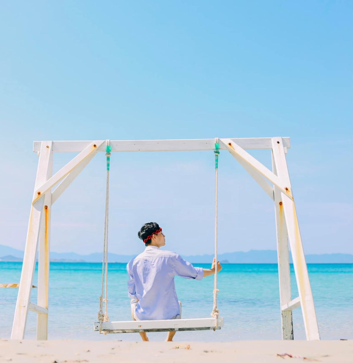 Ngoài đại diện của Việt Nam, danh sách còn gọi tên nhiều điểm đến lãng mạn khác tại châu Á. Dẫn đầu bảng xếp hạng là Koh Chang (Thái Lan) – hòn đảo lớn thứ hai của nước này, nổi bật với rừng nhiệt đới, thác nước và những cung trekking phù hợp với các cặp đôi yêu khám phá. Ảnh Hoàng Vũ