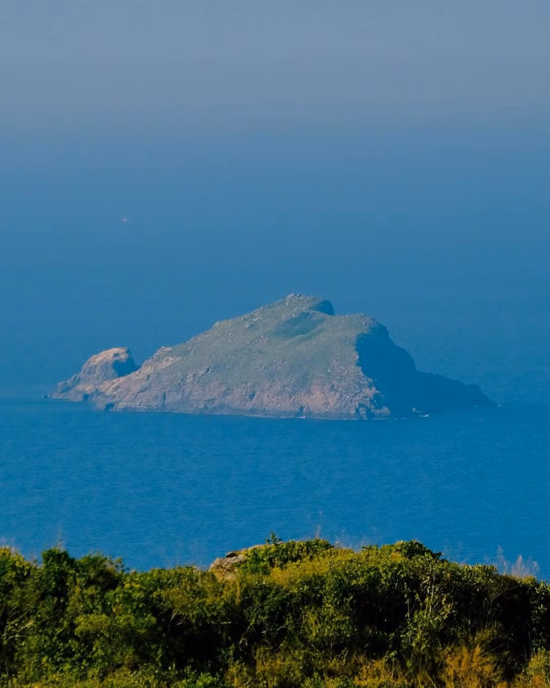 Vẻ đẹp tựa thiên đường này đã khiến Kỳ Co trở thành điểm đến lý tưởng cho những ai yêu thích khám phá thiên nhiên hoang sơ và bình yên. Ảnh Jonathan Phan