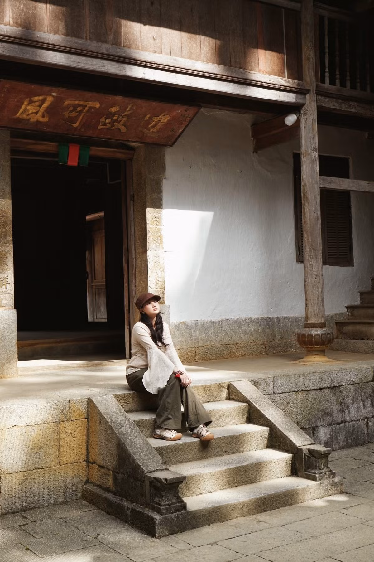 Dinh thự Vua Mèo là nơi giao hòa giữa lịch sử, kiến trúc và thiên nhiên, đem đến trải nghiệm đặc sắc cho du khách. Ảnh Tăng Kim Ngân