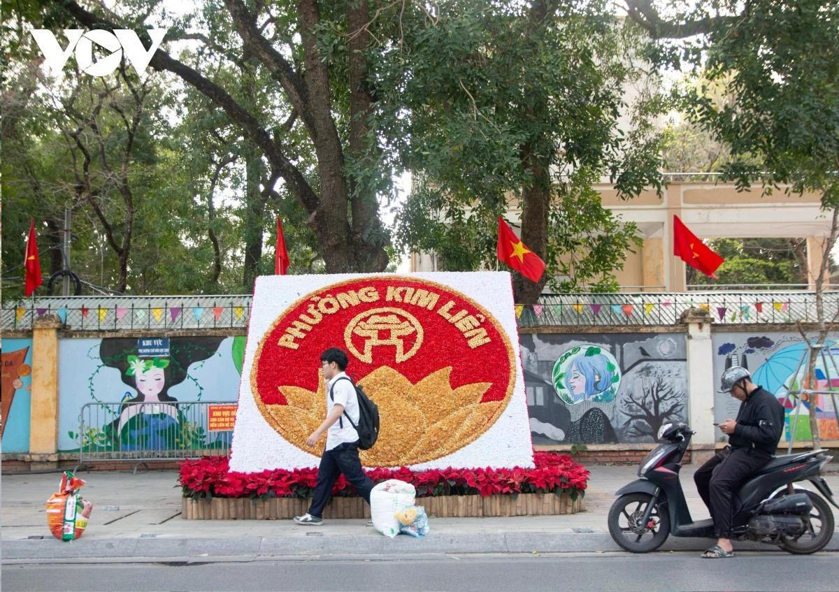 “Chúng tôi thực hiện thí điểm, đánh giá hiệu quả để làm cơ sở nhân rộng trên địa bàn phường; trước mắt tập trung tại các khu vực trường học, trường mầm non. Thời gian tới, sẽ tiếp tục mở rộng triển khai ở các khu vực khác, ưu tiên cổng trường nhằm đảm bảo an toàn cho học sinh, đồng thời ngăn chặn tình trạng ô tô lấn chiếm vỉa hè vào giờ cao điểm và ban đêm”, ông Quang cho biết thêm.