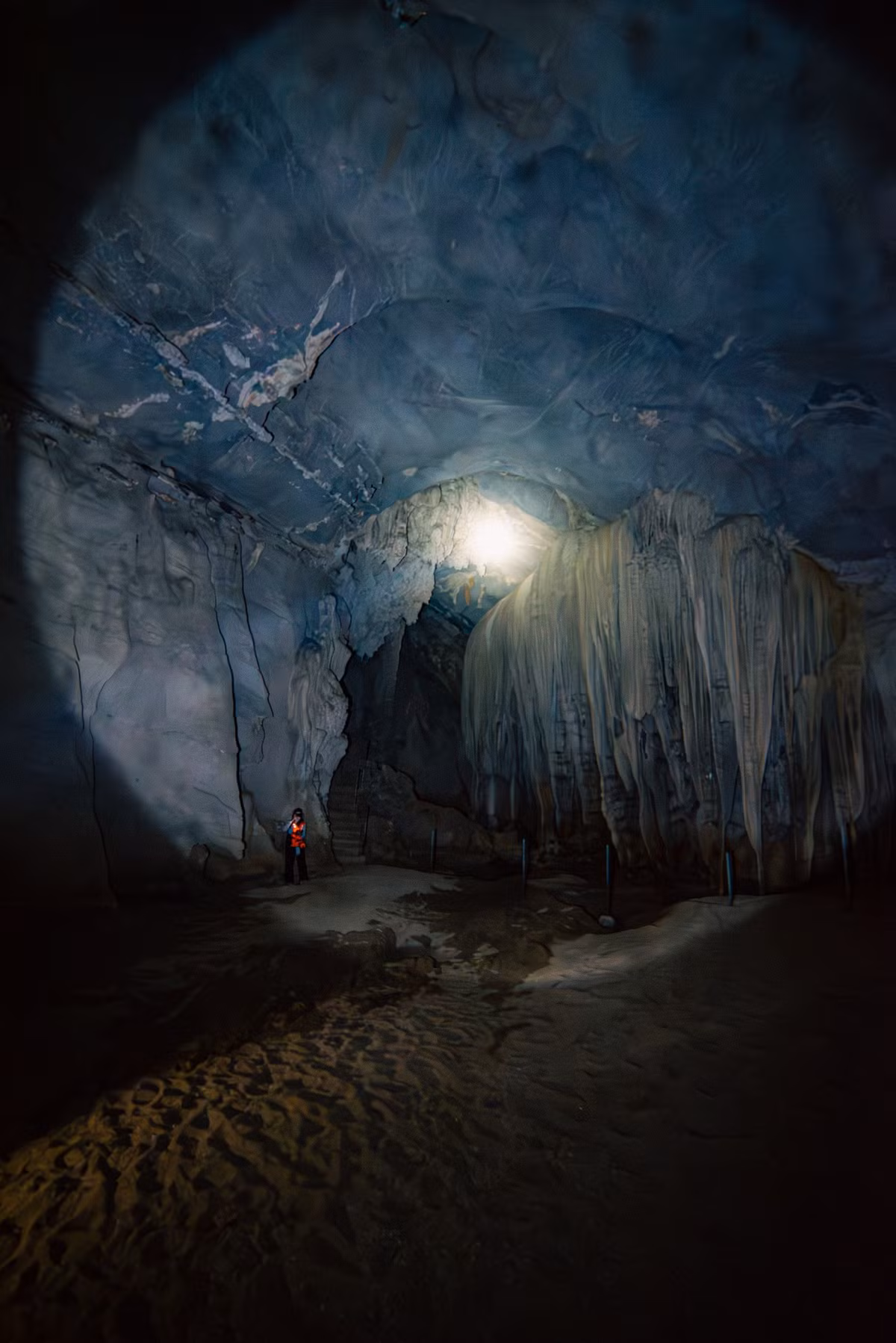 Với sự kết hợp giữa kỳ vĩ, huyền bí và tính dễ tiếp cận, hang Sebangfai đang dần trở thành điểm đến lý tưởng cho những ai mê hang động nhưng chưa có điều kiện đến Sơn Đoòng.