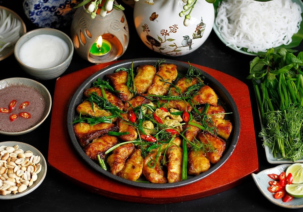 Ngoài ra, cá lăng chứa lượng vitamin A đáng kể, được ví như “người bảo hộ” của đôi mắt. Vitamin A giúp bảo vệ và tăng cường thị lực, giảm nguy cơ mắc các bệnh về mắt, nhất là ở người lớn tuổi. Ảnh minh họa