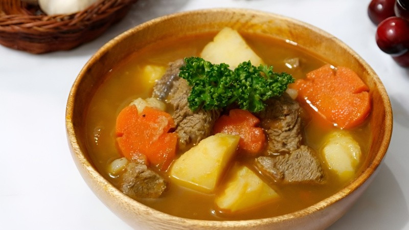 Nghiên cứu tại Đại học Yale năm 2017 cho thấy glycine có khả năng chống viêm mạnh mẽ, giảm các triệu chứng của bệnh viêm ruột và hội chứng rò rỉ ruột, đồng thời cân bằng hệ vi sinh đường ruột, tăng hiệu quả hấp thụ dưỡng chất. Ảnh minh họa