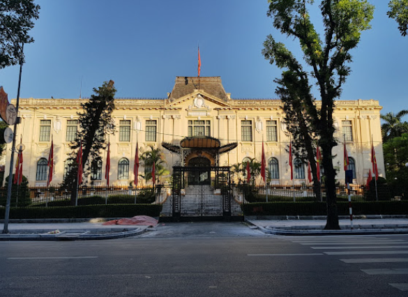 Ghé thăm Nhà khách Chính phủ (số 12 Ngô Quyền), du khách sẽ thấy không gian từng là trụ sở Chính phủ lâm thời, nơi lưu giữ nhiều giá trị lịch sử đặc sắc. Ảnh timduongmoi