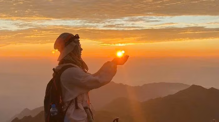Với khung cảnh hoang sơ, không gian rộng mở, trải nghiệm săn hoàng hôn và bình minh trên đỉnh núi, Tà Chì Nhù đang trở thành điểm đến hấp dẫn, lý tưởng cho những ai yêu thích trekking, muốn chinh phục thử thách và tận hưởng vẻ đẹp kỳ vĩ của Tây Bắc Việt Nam. Ảnh Hoàng Gia