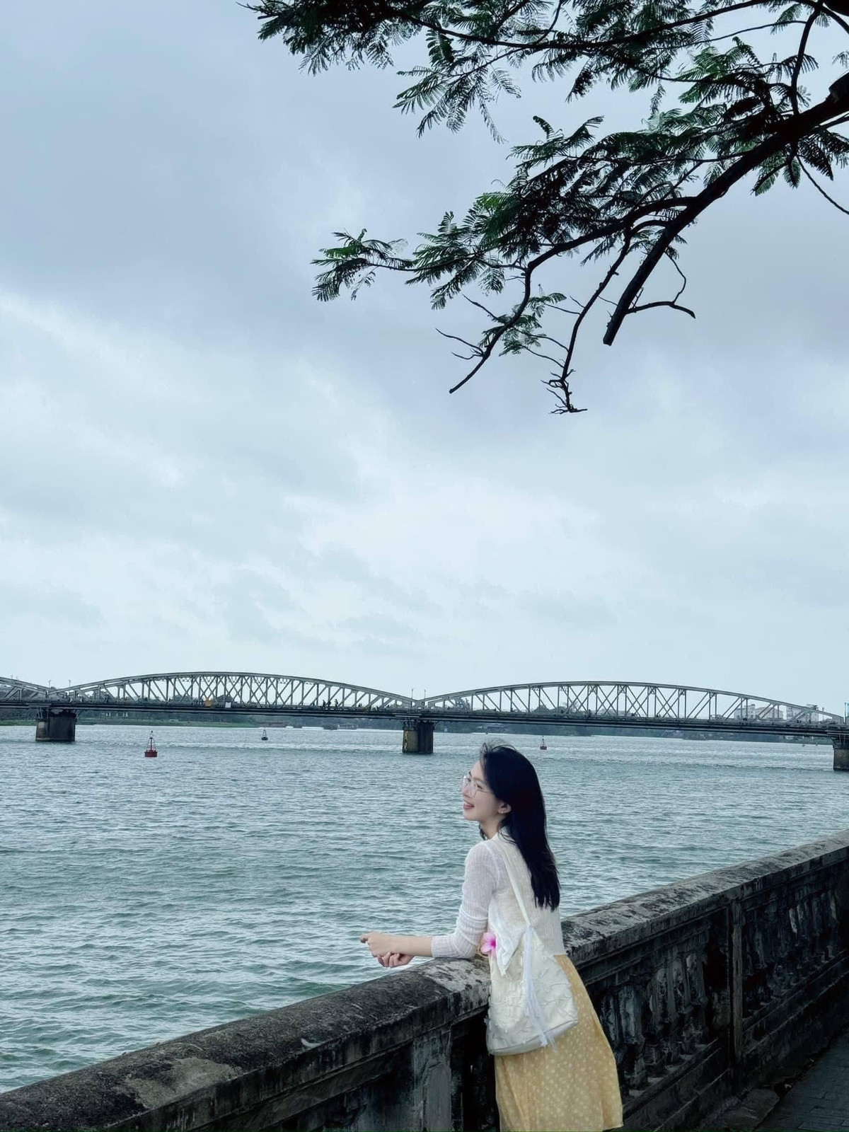 Để tối ưu chi phí, du khách nên lựa chọn vé tham quan theo hình thức combo nếu có kế hoạch ghé thăm nhiều điểm. Vé combo có hiệu lực trong hai ngày, đủ để sắp xếp lịch trình thoải mái, đồng thời giúp tiết kiệm từ vài chục đến hơn một trăm nghìn đồng mỗi người so với mua vé lẻ.