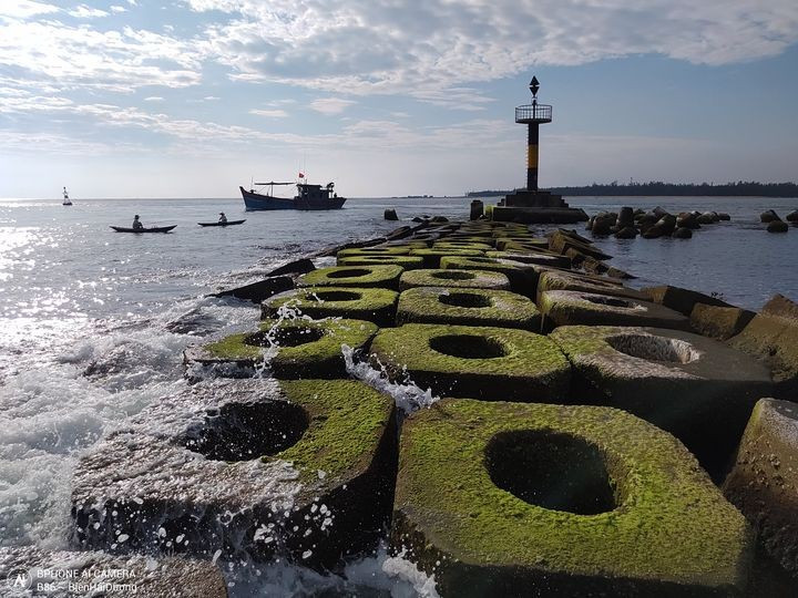 View -  Bãi đá thấp biển Hải Dương điểm check-in hoang sơ hút giới trẻ xứ Huế | Báo Tri thức và Cuộc sống - TIN TỨC PHỔ BIẾN KIẾN THỨC 24H