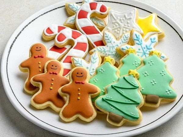 Trong số các món bánh đặc trưng của mùa lễ hội, cookie Noel luôn được nhiều người lựa chọn bởi hình dáng xinh xắn, màu sắc rực rỡ và cách làm không quá cầu kỳ. Ảnh minh họa