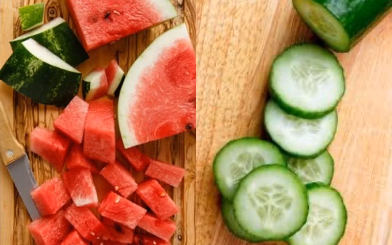 Mất nước là một trong những nguyên nhân phổ biến khiến vùng da dưới mắt trũng sâu và xỉn màu. Dưa chuột và dưa hấu với hàm lượng nước cao giúp duy trì độ ẩm cho làn da, đồng thời cung cấp vitamin và chất chống oxy hóa cần thiết. Dưa chuột còn giàu vitamin K – dưỡng chất hỗ trợ sức khỏe mạch máu, giúp giảm sưng và quầng thâm hiệu quả. Ảnh minh họa