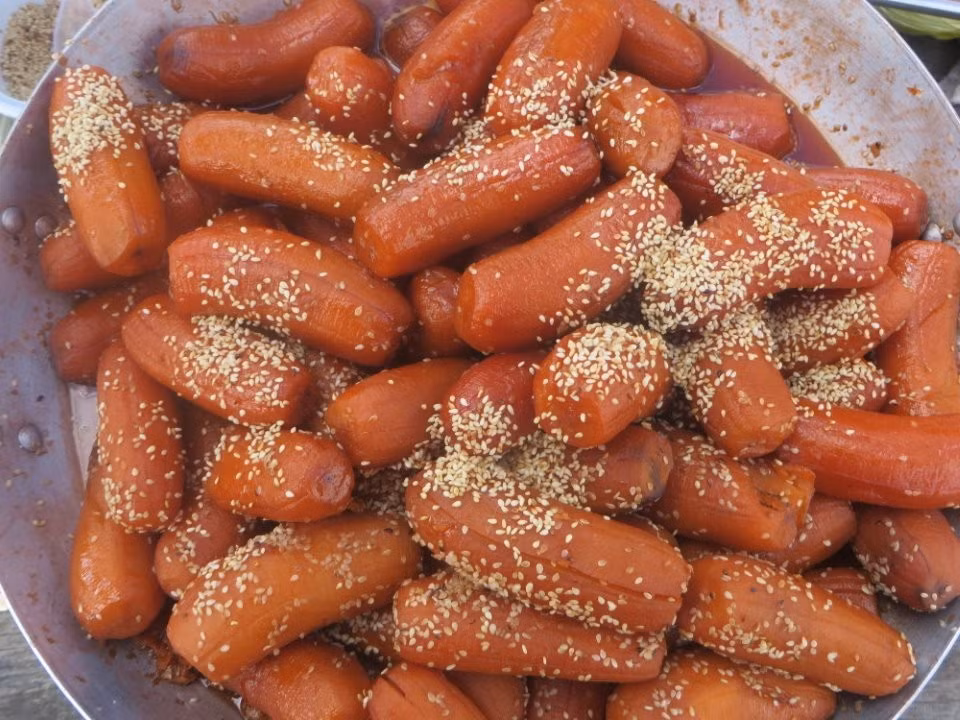 Nhiều gia đình vẫn giữ thói quen làm món này mỗi dịp lễ Tết hay khi có khách phương xa – như một cách thể hiện lòng hiếu khách và niềm tự hào về hương vị quê hương. Ảnh minh họa