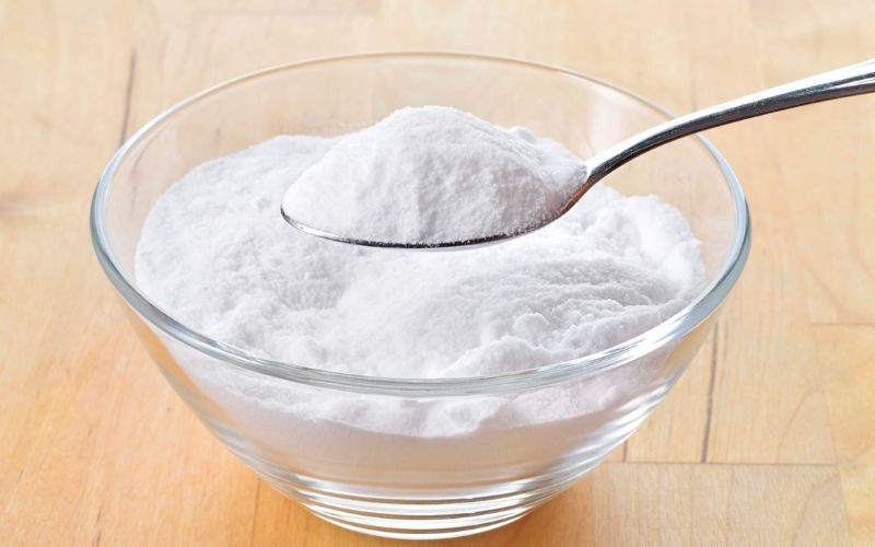 Theo các chuyên gia an toàn thực phẩm, hàn the từng được sử dụng như một chất hỗ trợ chế biến nhằm giúp thực phẩm giữ được hình dạng, tăng độ dai và hạn chế hư hỏng. Nhờ đặc tính này, một số món ăn truyền thống trở nên “đẹp mã” hơn, để được lâu hơn. Tuy nhiên, những lợi ích trước mắt ấy phải đánh đổi bằng nguy cơ đối với sức khỏe con người. Ảnh minh họa