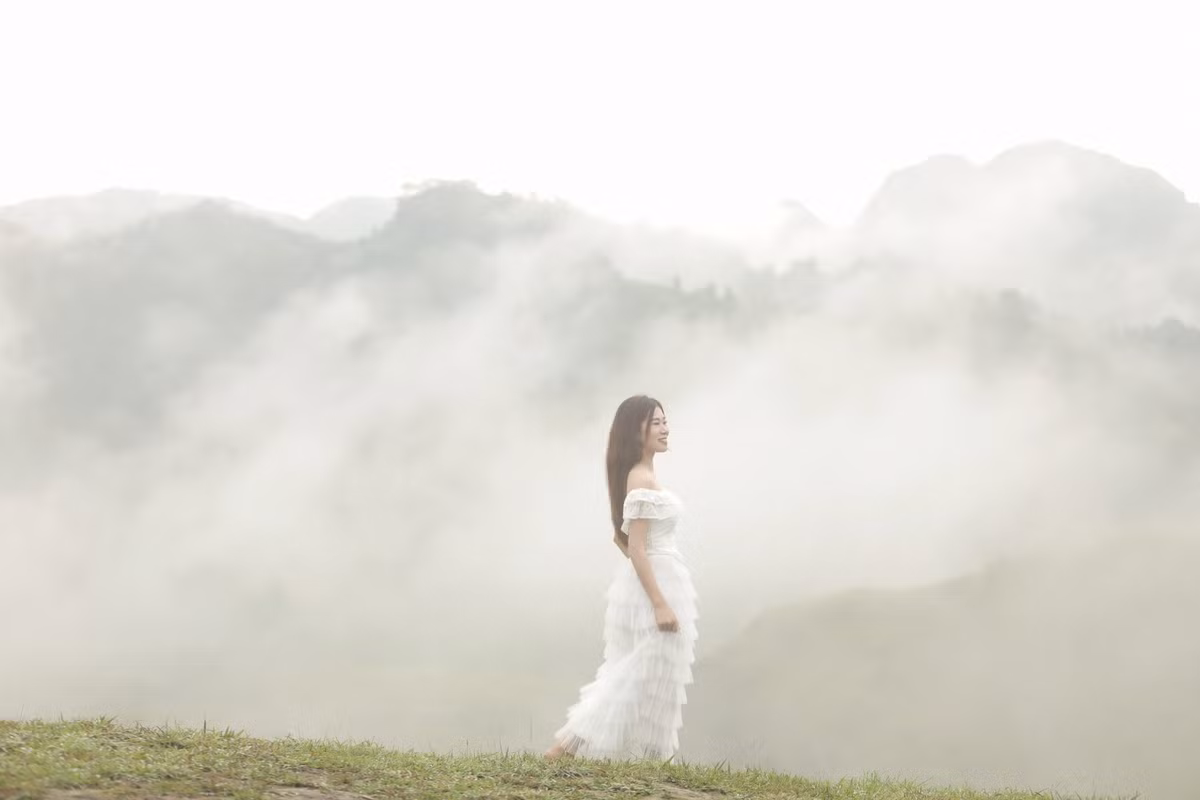 Du khách yêu thích khám phá cũng có thể kết hợp hành trình tham quan đồi cỏ Ba Quáng với các điểm đến gần đó như động Dơi, suối Lê Nin, hay thác Bản Giốc – tất cả đều thuộc cung Đông Bắc trứ danh. Ảnh CBH Media