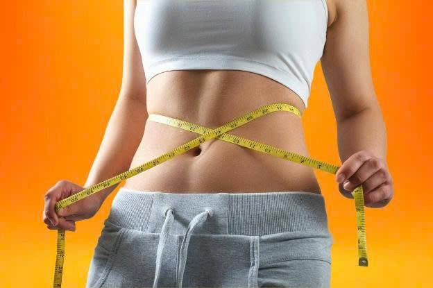 Dù mang lại nhiều lợi ích, những thức uống này không thể thay thế hoàn toàn chế độ ăn uống khoa học và vận động đều đặn. Tuy nhiên, khi kết hợp cùng bữa tối nhẹ, thói quen ngủ đúng giờ và lối sống lành mạnh, việc lựa chọn đồ uống phù hợp trước khi ngủ có thể trở thành một cách đơn giản giúp vòng eo gọn gàng hơn và cơ thể dễ chịu hơn mỗi ngày. Ảnh minh họa