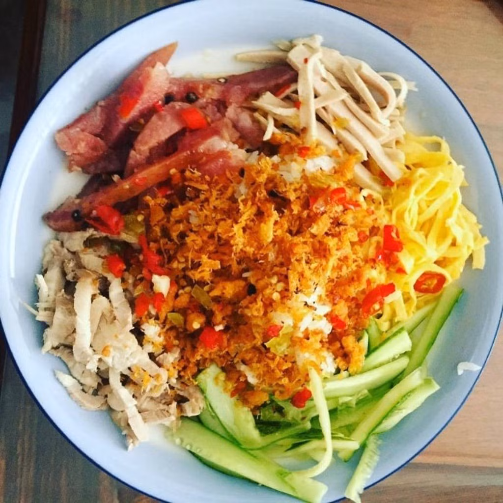 Một món ăn với cái tên kỳ lạ, nhưng lại lưu giữ trọn vẹn hồn Huế – giản dị, tinh tế và đầy cuốn hút. Ảnh vuhatruc