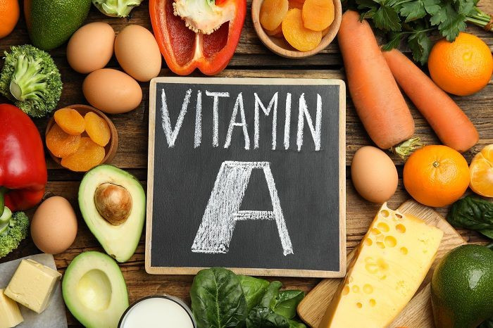 Vitamin A là dưỡng chất thiết yếu giúp bảo vệ thị lực, nuôi dưỡng làn da và nâng cao hệ miễn dịch. Thiếu vitamin A có thể dẫn đến khô mắt, suy giảm thị lực, sức đề kháng kém và tăng nguy cơ nhiễm trùng. Tổ chức Y tế Thế giới (WHO) cũng nhấn mạnh việc bổ sung đủ vitamin A trong khẩu phần ăn đặc biệt quan trọng với trẻ em và phụ nữ mang thai tại những khu vực thiếu dinh dưỡng. Ảnh minh họa