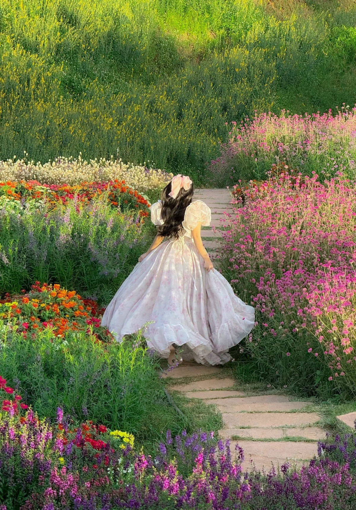 Höstens höjdpunkt på platån är rosen- och apelsinträdgårdarna fyllda med frukt. Besökare kan promenera runt i trädgårdarna, plocka och njuta av frukterna direkt från rötterna och fördjupa sig i bergens och skogarnas fridfulla liv.