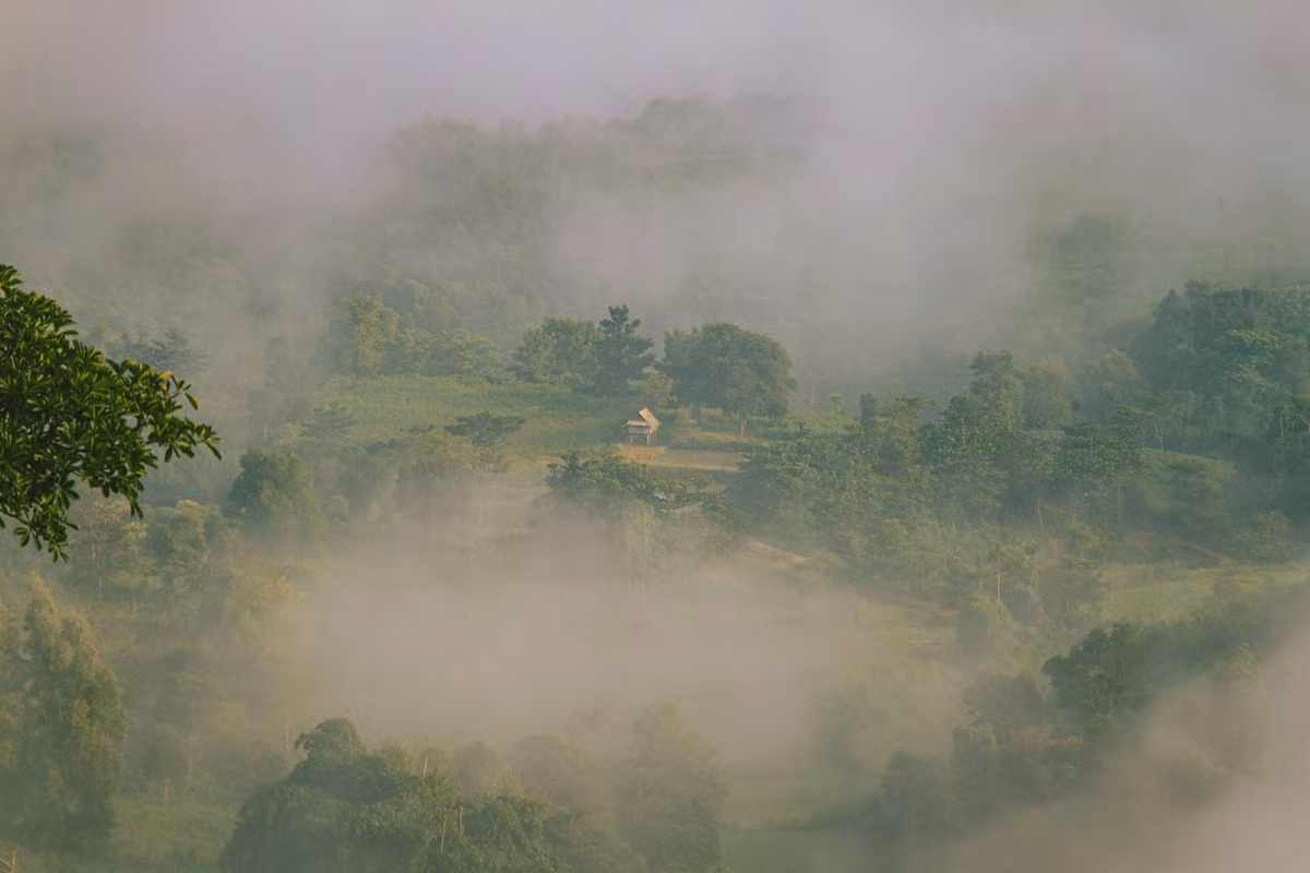 Những bức ảnh check-in với phông nền là trụ turbine cao chót vót, đường bê tông dẫn qua đồi, hoặc chỉ đơn giản là góc nhìn bao quát mây núi đang trở thành xu hướng mới trên Instagram, TikTok, Facebook… Ảnh Huy Võ