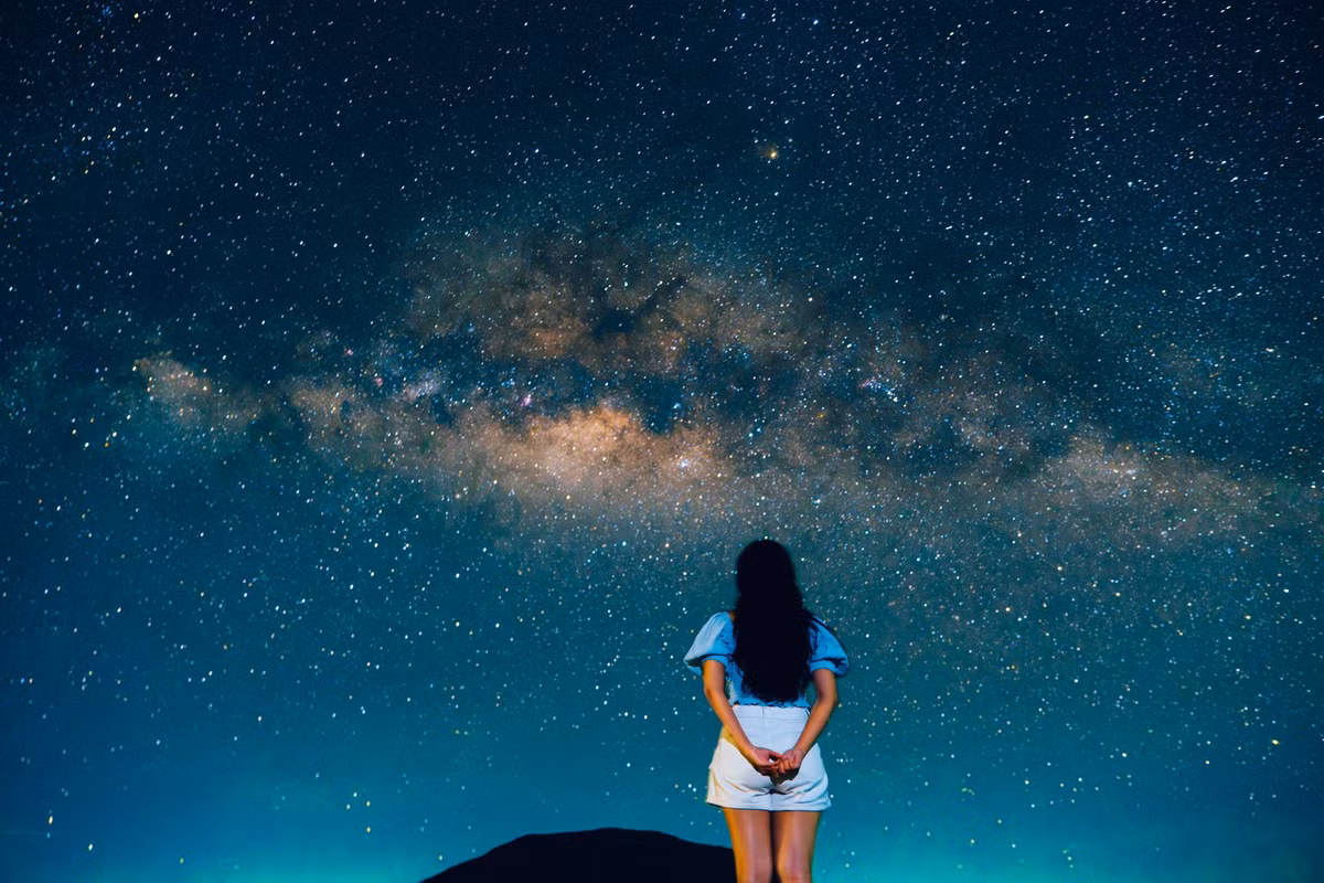 Thời điểm lý tưởng là từ 1 đến 4 giờ sáng, khi ánh sáng xung quanh gần như không còn và Milky Way hiện ra rõ nét nhất. Ảnh Diễm Phi