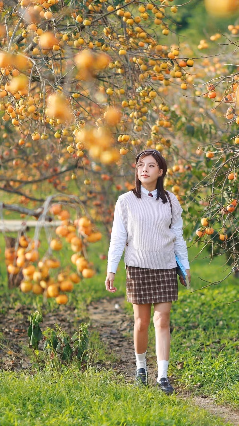 Saigontourist có tour trải nghiệm mùa hồng kết hợp săn mây Tà Xùa, giá từ 2,350,000 đồng/người, khởi hành mỗi cuối tuần. BestPrice Travel giới thiệu tour riêng cho nhóm nhỏ, lịch trình linh hoạt, giá từ 1,800,000 đồng/người. Ảnh Nguyễn Hồng Anh