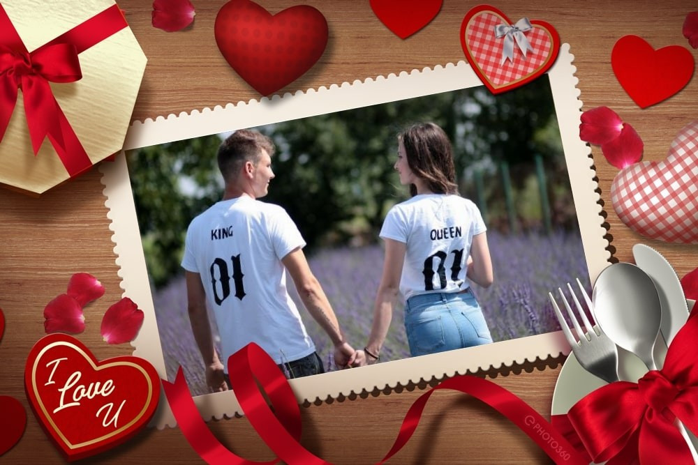 Yêu xa đồng nghĩa với nỗi nhớ thường trực. Một chiếc khung ảnh đặt nơi bàn làm việc, hay một cuốn album nhỏ ghi lại những khoảnh khắc chung sẽ giúp đối phương cảm thấy bạn vẫn luôn hiện diện trong cuộc sống của họ. Thay vì chỉ in ảnh, bạn có thể viết kèm những dòng chia sẻ, kỷ niệm hoặc lời nhắn nhủ cho từng bức hình. Chính sự chăm chút này sẽ khiến món quà trở nên đặc biệt và giàu cảm xúc hơn rất nhiều. Ảnh minh họa