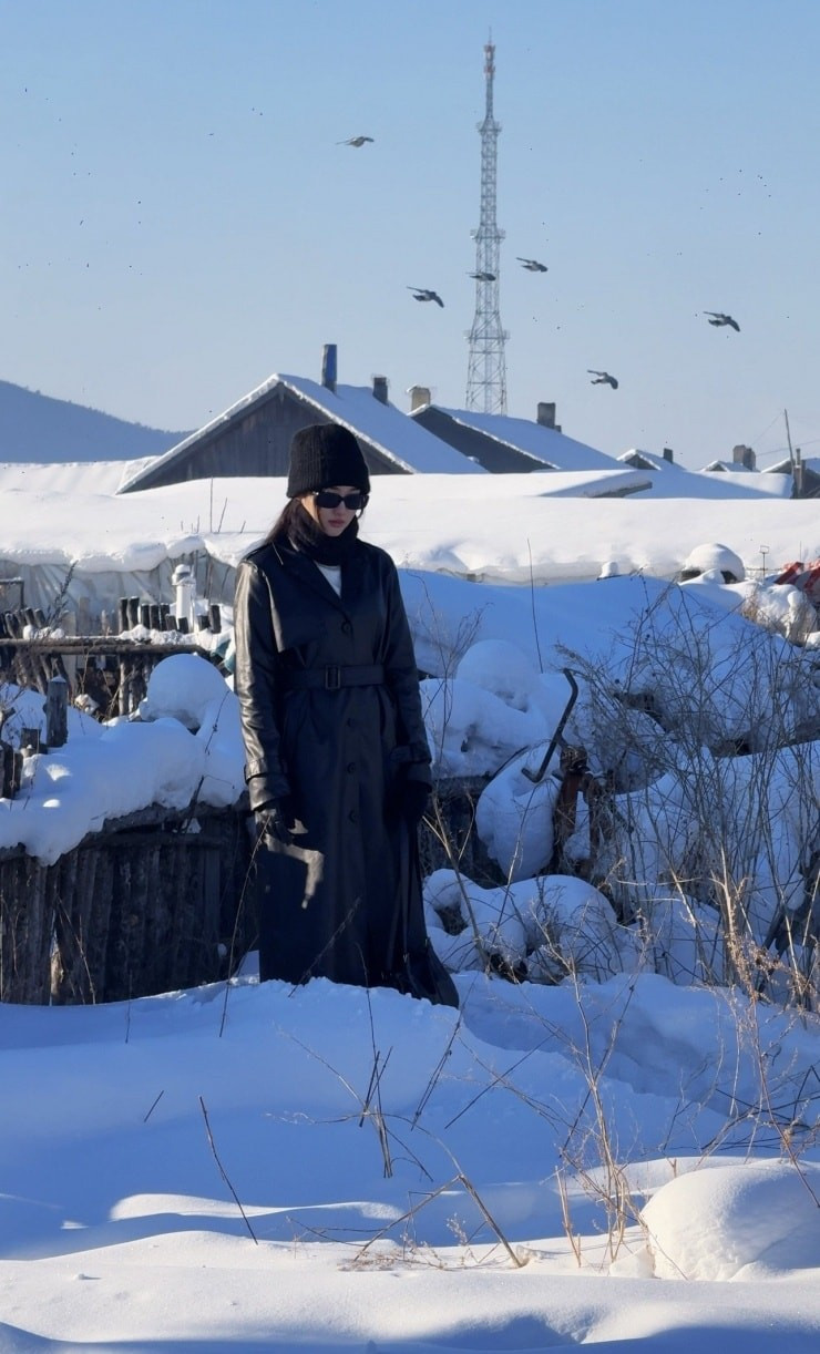 Những năm gần đây, Bắc Hồng bắt đầu xuất hiện một số hoạt động trải nghiệm mùa đông như trượt phao, xe địa hình trên tuyết hay chụp ảnh giữa không gian tuyết trắng. So với các điểm du lịch nổi tiếng khác của Hắc Long Giang, chi phí các dịch vụ này thấp hơn, nhưng quy mô nhỏ và không mang tính thương mại hóa cao.