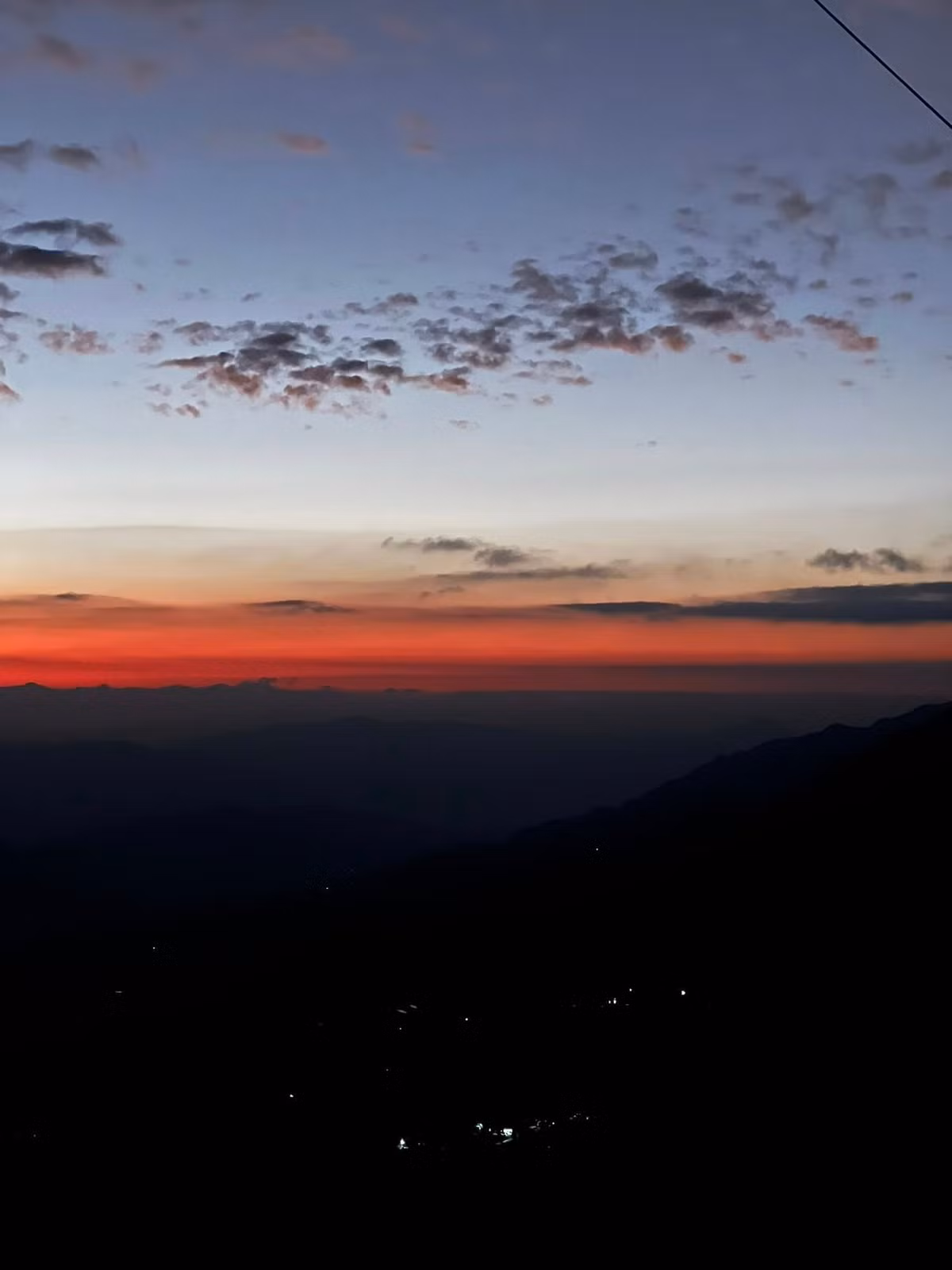 Mặc dù còn hoang sơ, Sống Lạc Đà Xùa ngày càng thu hút du khách nhờ cảnh quan độc đáo và những trải nghiệm khó quên. Ảnh Thu Ngoác