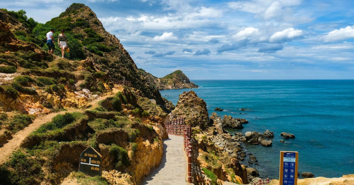 View - Quy Nhơn 'viên ngọc xanh' Việt Nam lọt top điểm đến hàng đầu thế giới 2026 | Báo Tri thức và Cuộc sống - TIN TỨC PHỔ BIẾN KIẾN THỨC 24H