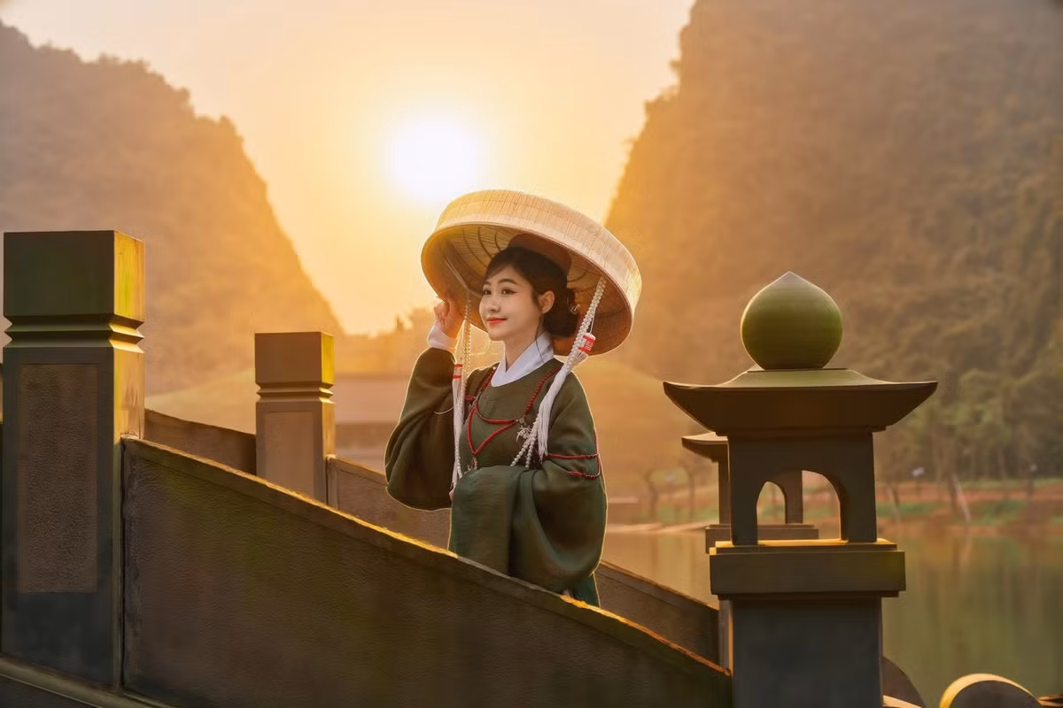 Thung Ui tọa lạc tại phường Tây Hoa Lư, tỉnh Ninh Bình, nằm trong Quần thể danh thắng Tràng An – Di sản văn hóa và thiên nhiên thế giới. Ảnh Lê Xuân Bách