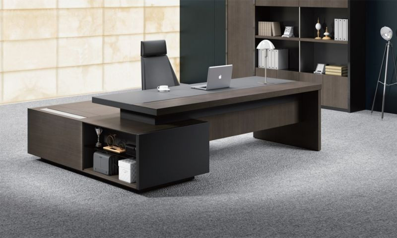 Không gian phía trước bàn làm việc cũng đóng vai trò quan trọng. Đây được xem là “minh đường” đại diện cho con đường phía trước. Một khoảng trống thoáng đãng sẽ giúp tư duy rộng mở, dễ đón nhận cơ hội, trong khi không gian bị bít kín dễ tạo cảm giác bế tắc, trì trệ. Ảnh Maisoninterior