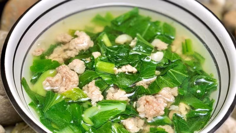 Bạn có thể sử dụng để làm một số món ăn ngon cho gia đình như cải ngọt luộc, canh cải ngọt thịt bằm, canh cải ngọt nấu tôm, cải ngọt xào tỏi, cải ngọt xào nấm hương, cải ngọt xào thịt bò,... Những món ăn này không chỉ dễ ăn, ngon miệng mà còn rất giàu chất dinh dưỡng, góp phần bảo vệ sức khỏe của từng thành viên trong gia đình. Ảnh minh họa