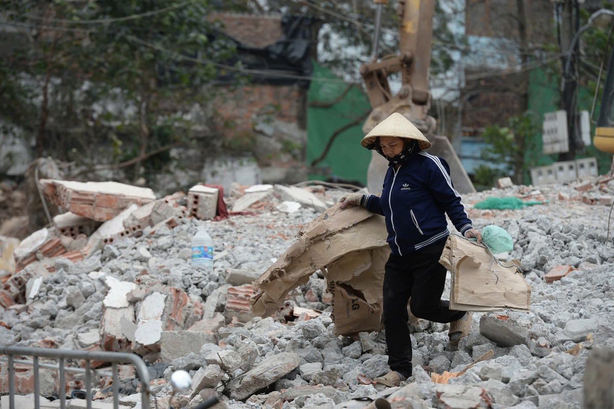 Dù được phê duyệt từ tháng 10/2017 và triển khai giải phóng mặt bằng ngay cuối năm đó, song nhiều năm qua dự án rơi vào tình trạng chậm tiến độ do vướng mắc trong công tác bồi thường, hỗ trợ và tái định cư.