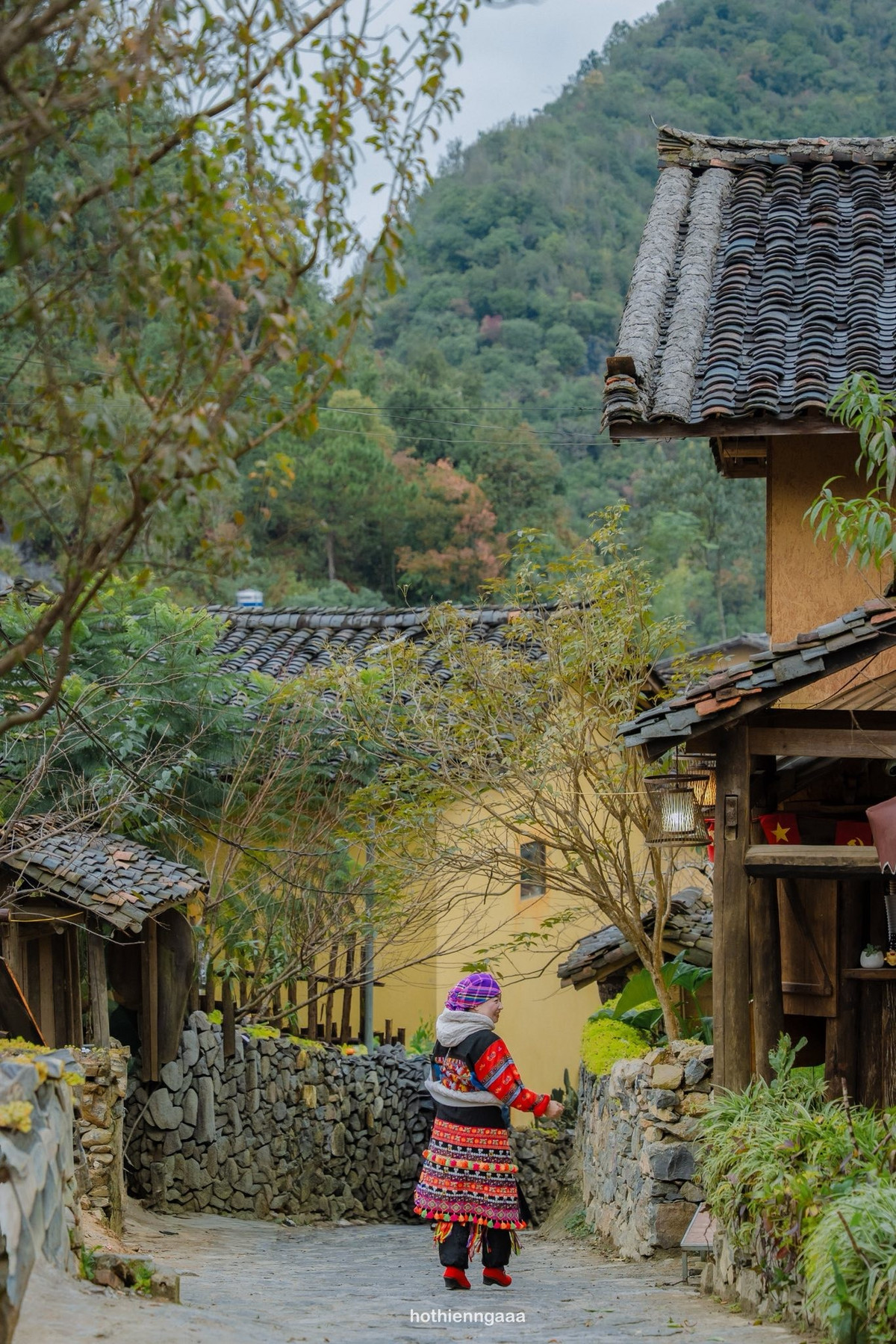 Với lịch trình hợp lý và lựa chọn khung giờ phù hợp, Lô Lô Chải không chỉ là điểm check-in, mà còn là nơi để du khách cảm nhận trọn vẹn vẻ đẹp bình dị, mộc mạc của một ngôi làng nơi địa đầu Tổ quốc.