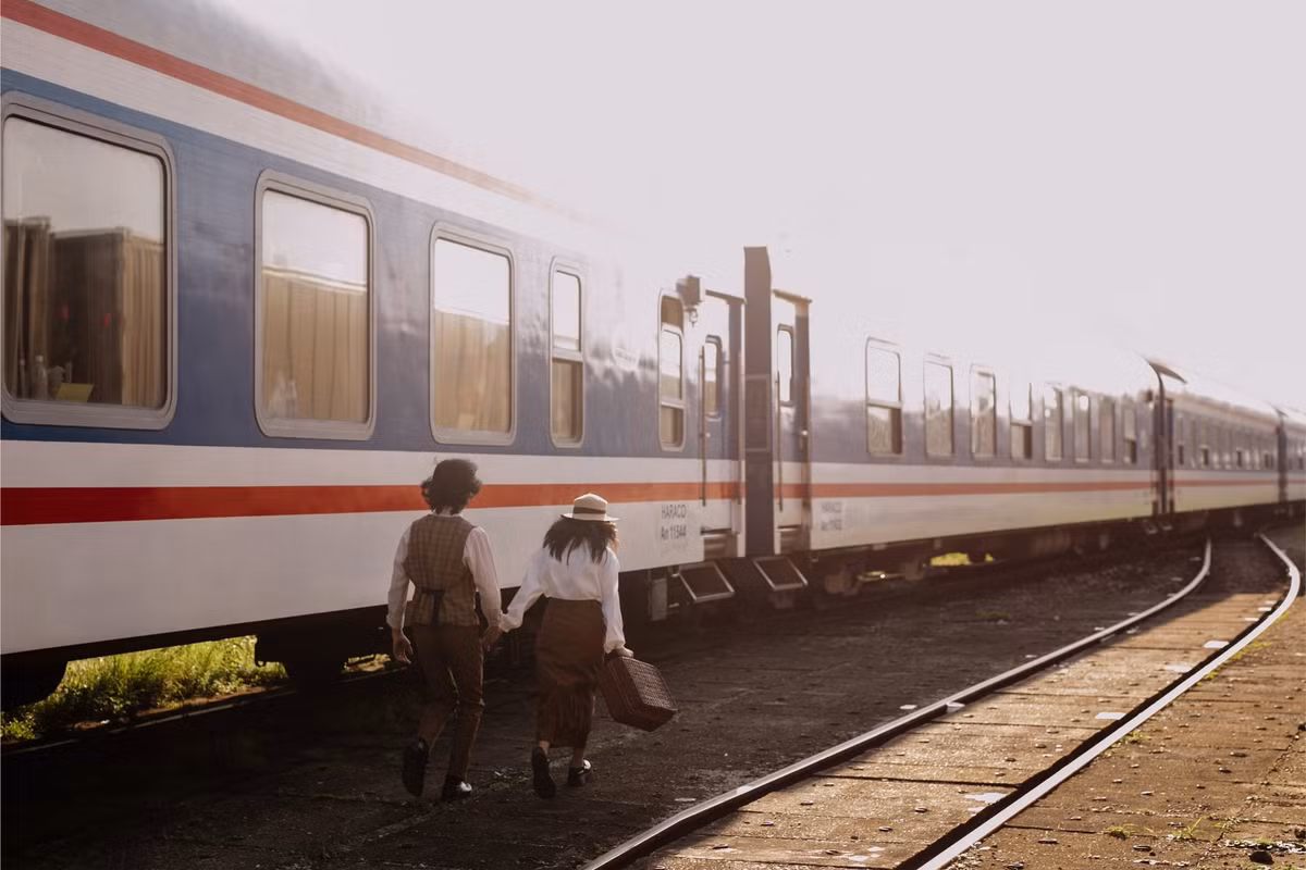 Những năm gần đây, Ga Huế được chỉnh trang cảnh quan, cải tạo khu vực xung quanh với nhiều điểm nhấn nghệ thuật và không gian mở phục vụ du khách. Ảnh Tai NA